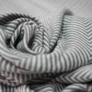 Throw blanket model: SOPHIA GREY.